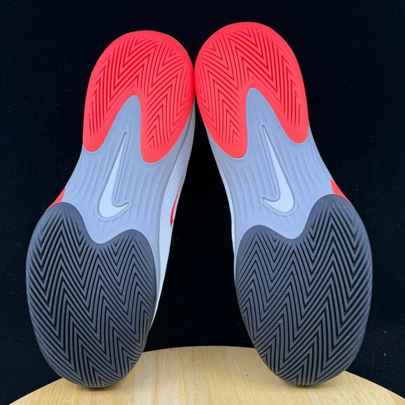 Nike Vapor 12 Men's Hard Court Tennis Shoes Sneakers  IB2534-100 Size 11 - Picture 8 of 10